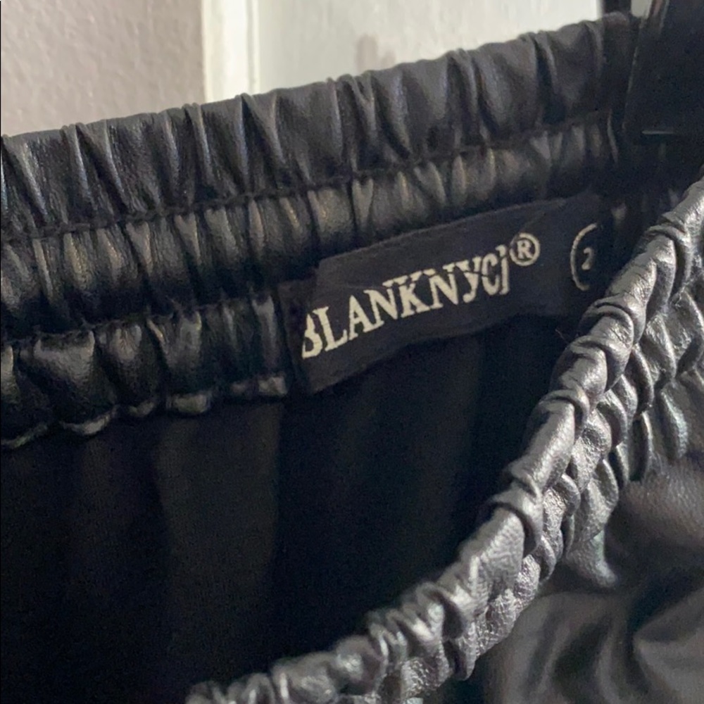 Blank NYC Vegan Leather Jogger - Picture 4 of 5